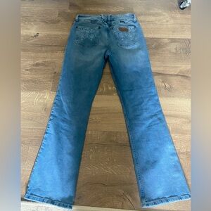 29x32 Wrangler boot cut jeans
